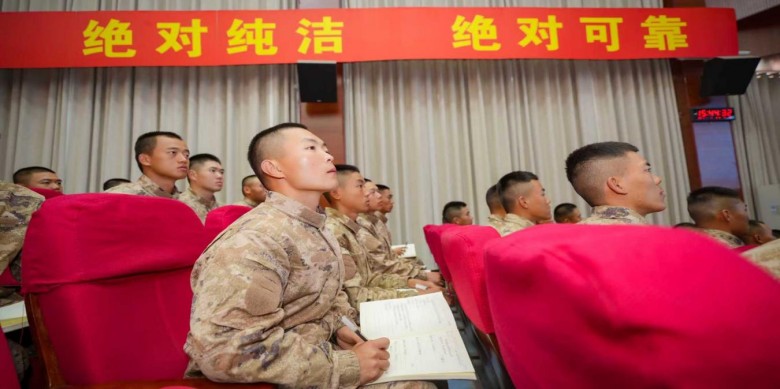 中国工农红军西路军纪念馆 红色先锋志愿服务队走进空军某部